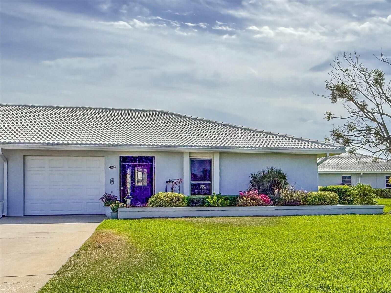 Property Photo:  909 68th Street W  FL 34209 