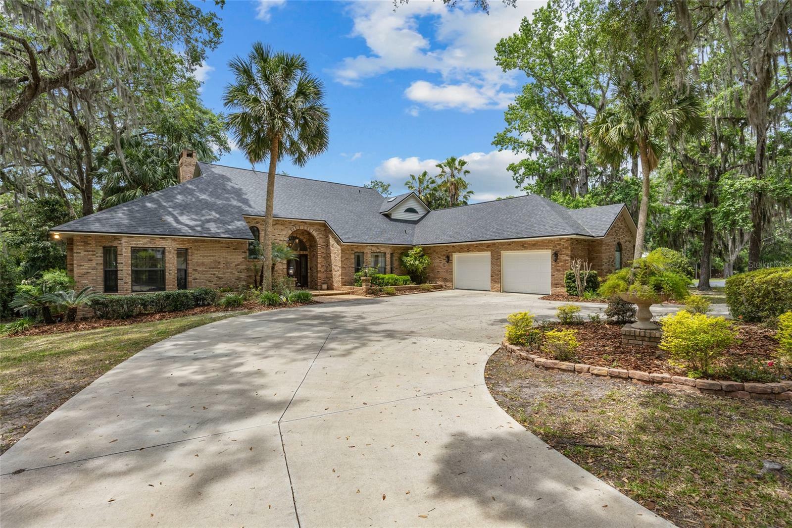 Property Photo: 6520 SW 35th Way FL 32608