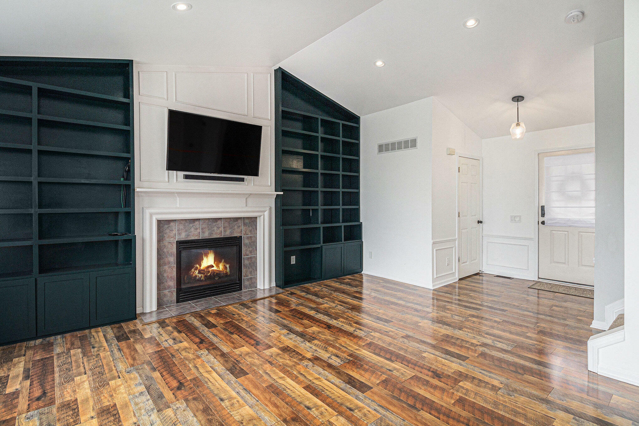 Property Photo: 6343 Oakhurst Drive MI 48197