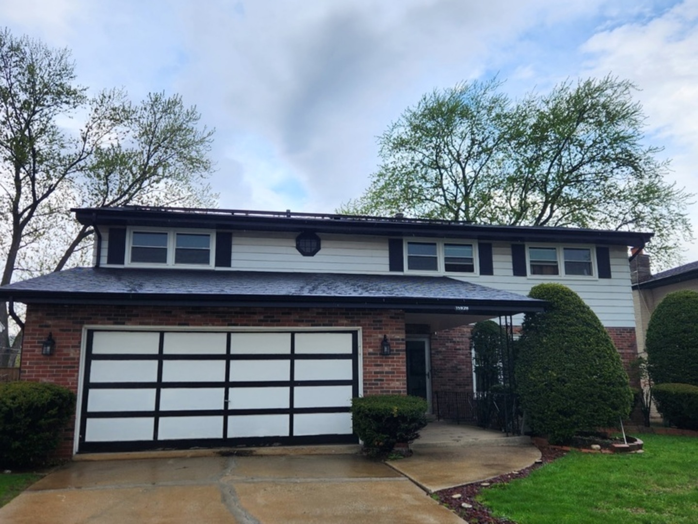 Property Photo: 15928 Avalon Avenue IL 60473