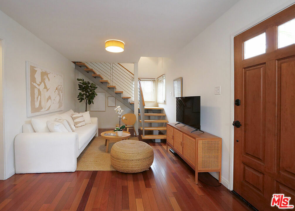 Property Photo: 540 5th Place CA 90266