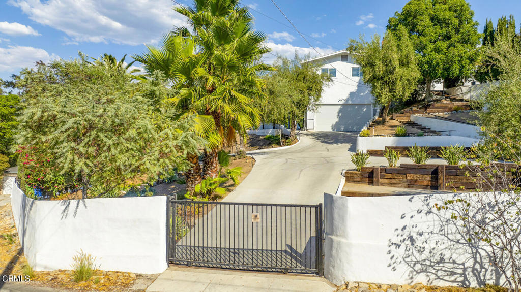 Property Photo: 10272 Willow Springs Lane CA 91040