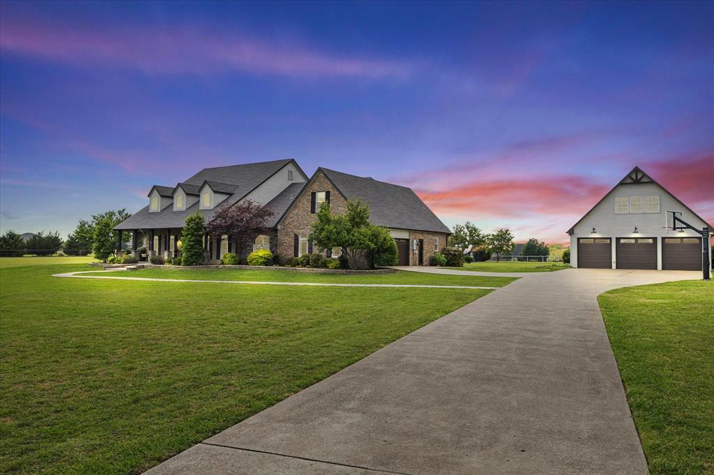 Property Photo:  992 Anna Cade Road  TX 75087 