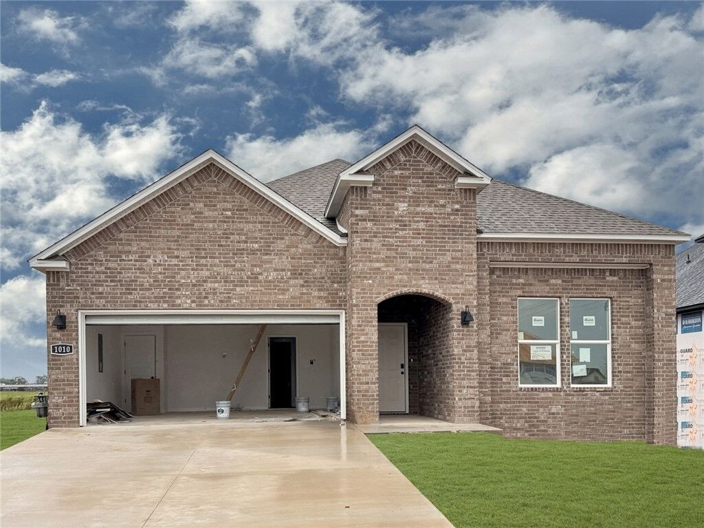 Property Photo: 1010 Shine Place AR 72713