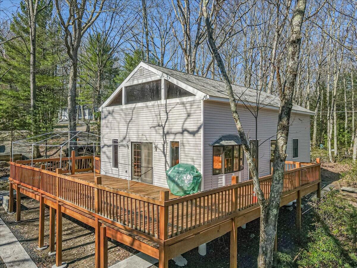 Property Photo:  117 Boundary Road  PA 18464 