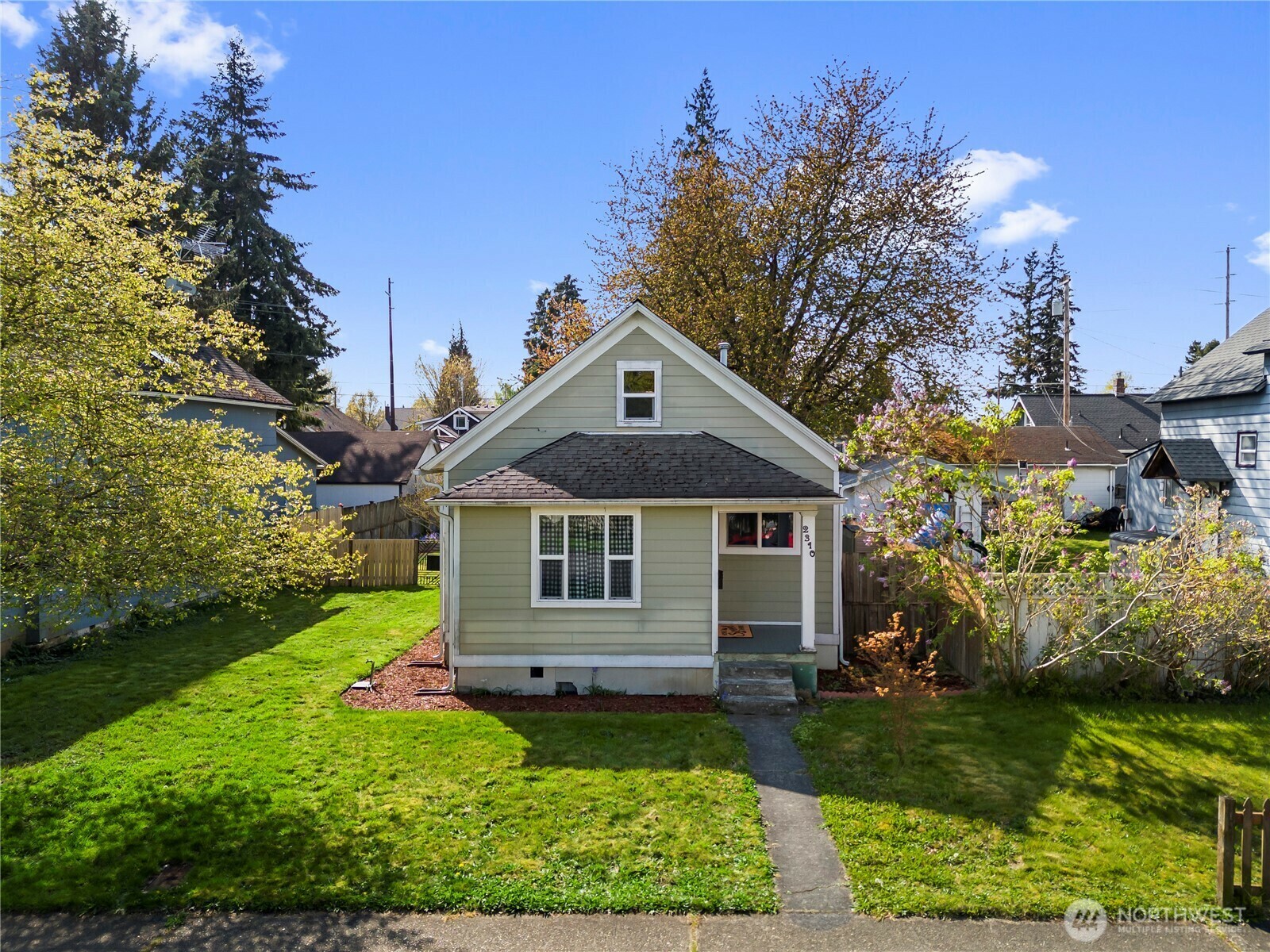 Property Photo: 2310 Maple Street WA 98201