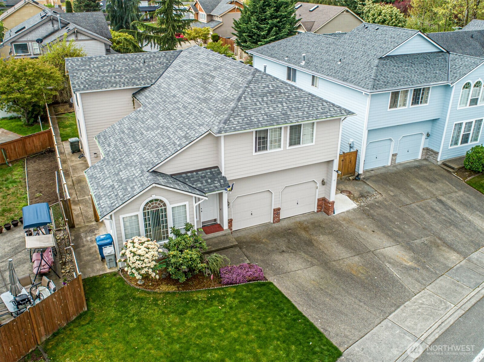 Property Photo: 14231 SE 282 Street WA 98042