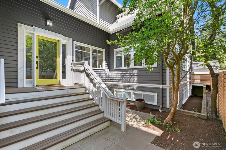Property Photo:  5932  California Avenue SW  WA 98136 