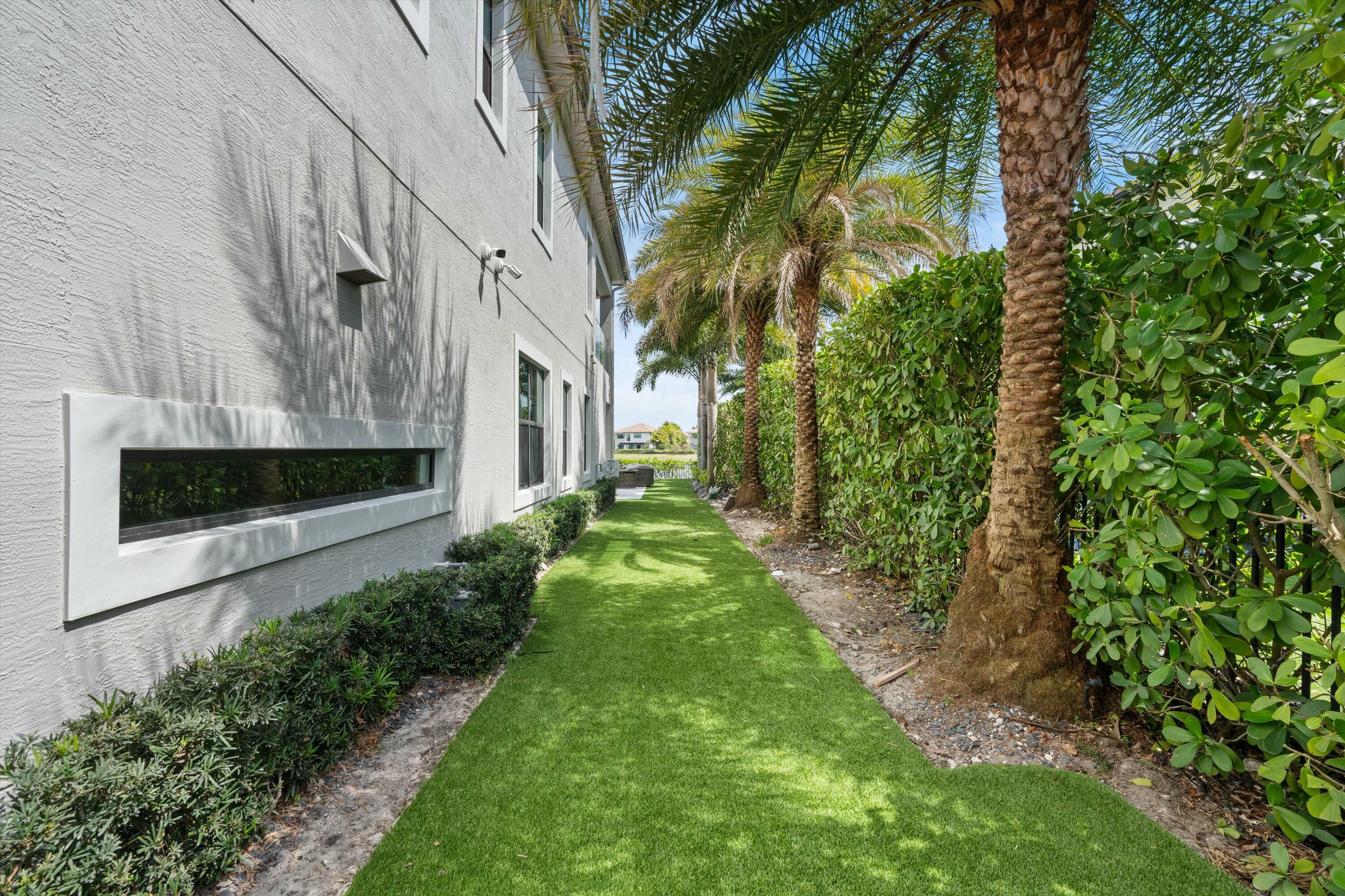 Property Photo: 10343 S Barnsley Drive FL 33076