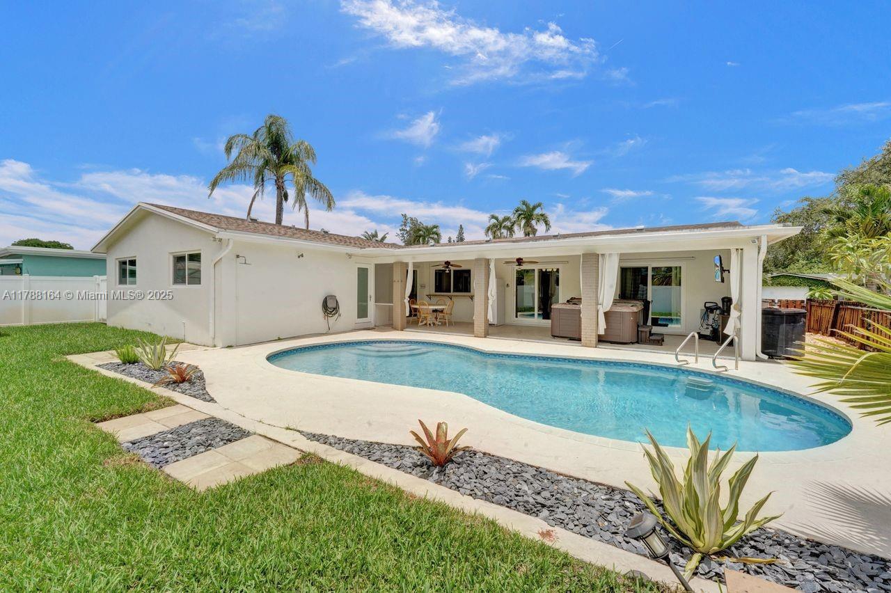 Property Photo: 5031 SW 88th Ter FL 33328