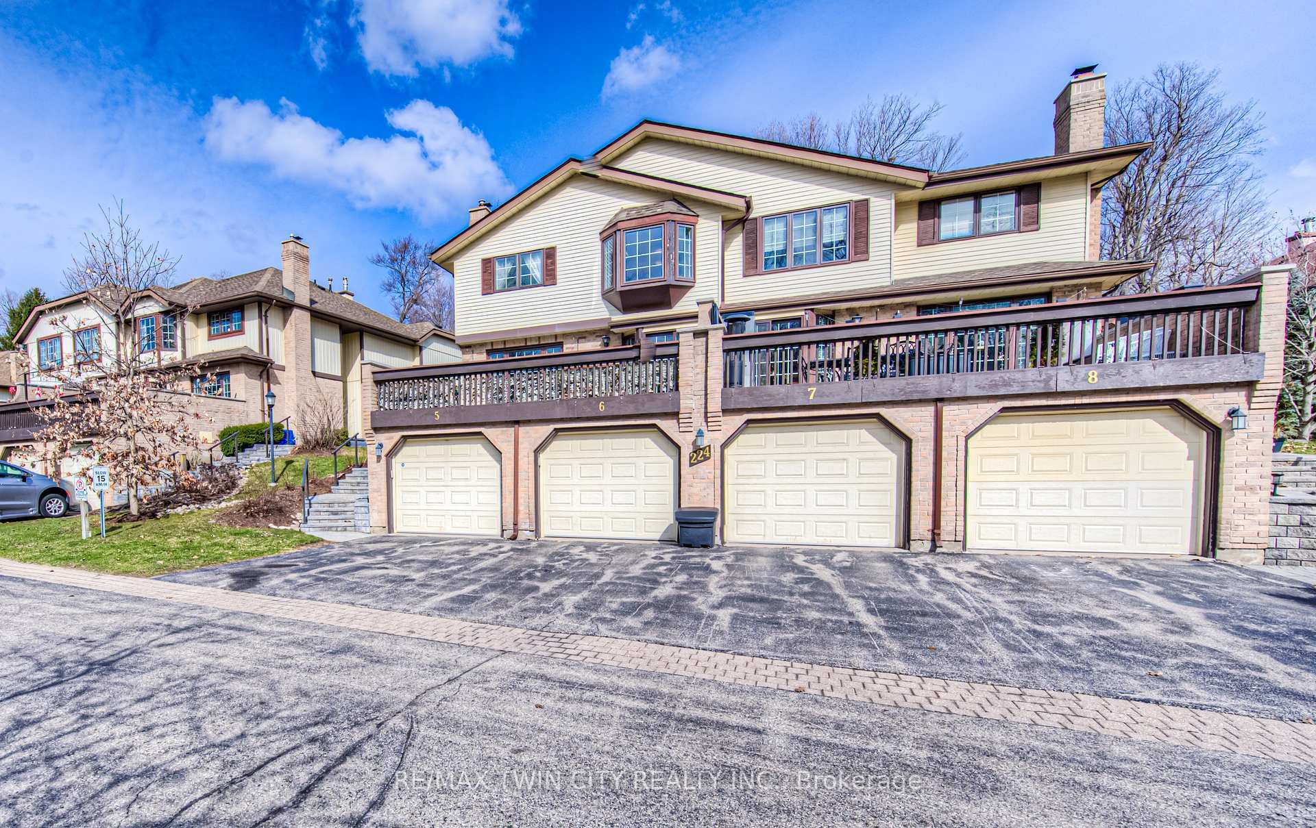 Property Photo: 224 Kingswood Drive 5 ON N2E 2K2
