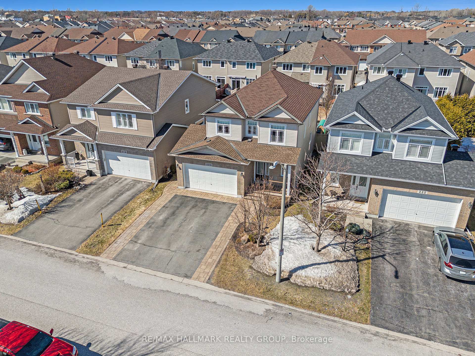 Property Photo: 220 Celtic Ridge Crescent ON K2W 0C1