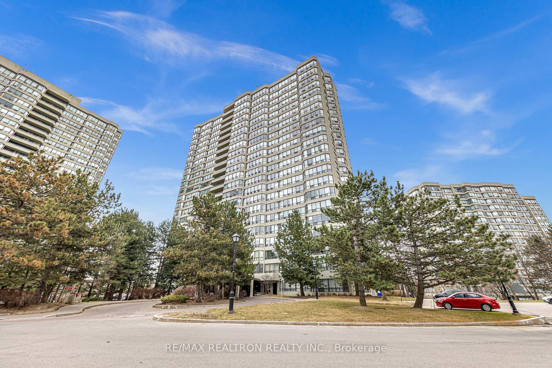 24 Hanover Road 907  Brampton ON L6S 5K8 photo