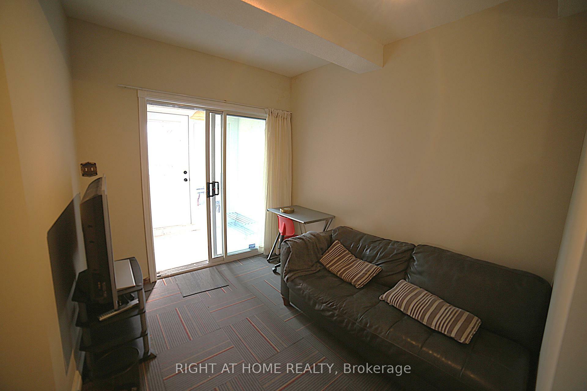Photo de la propriété:  46 Grovetree Road Walkout Basement  ON M9V 2Y2 