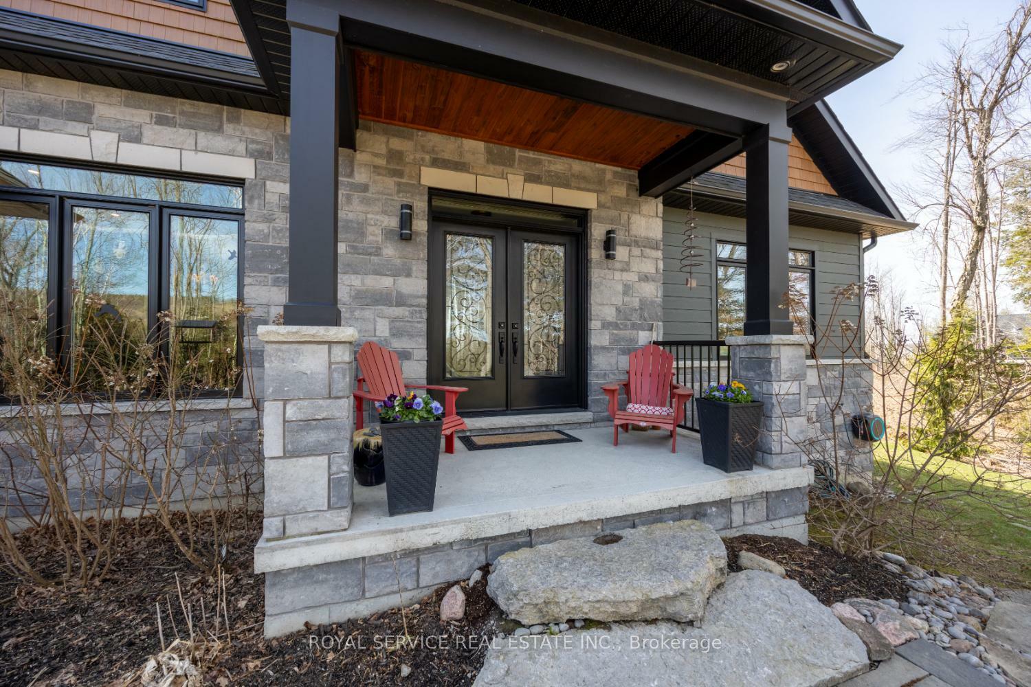 Property Photo: 28 Rustlewood Avenue ON L0A 1A0
