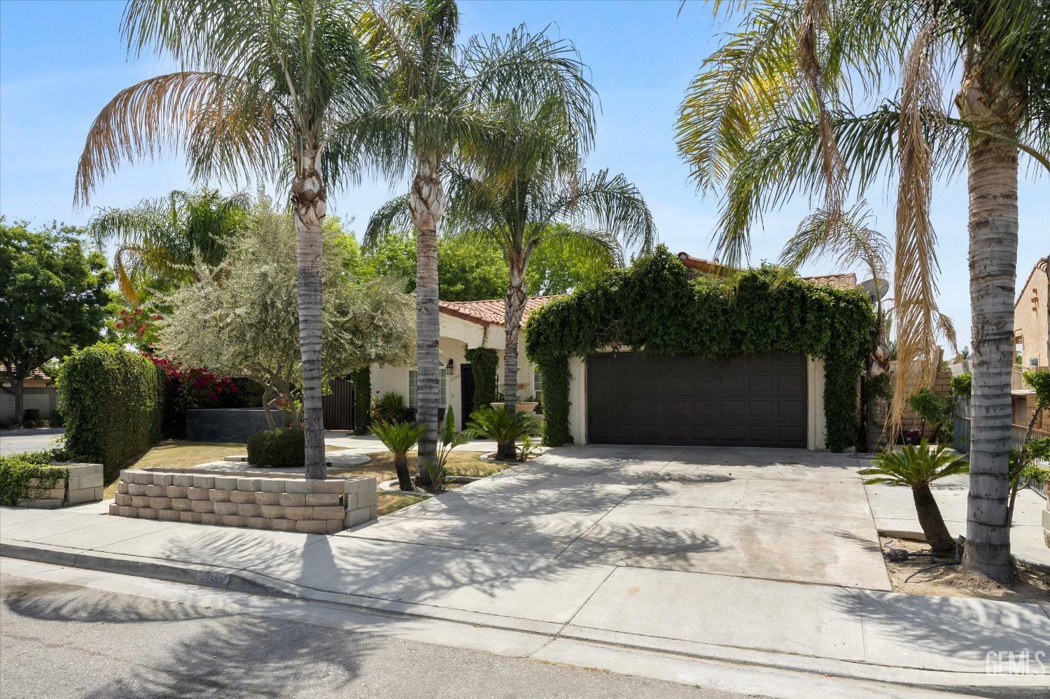 Property Photo:  2503 Trentino Avenue  CA 93313 