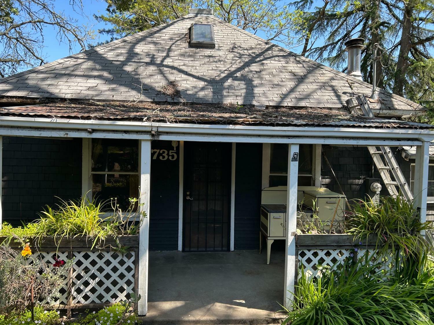 Property Photo: 735 Robinson Road CA 95472