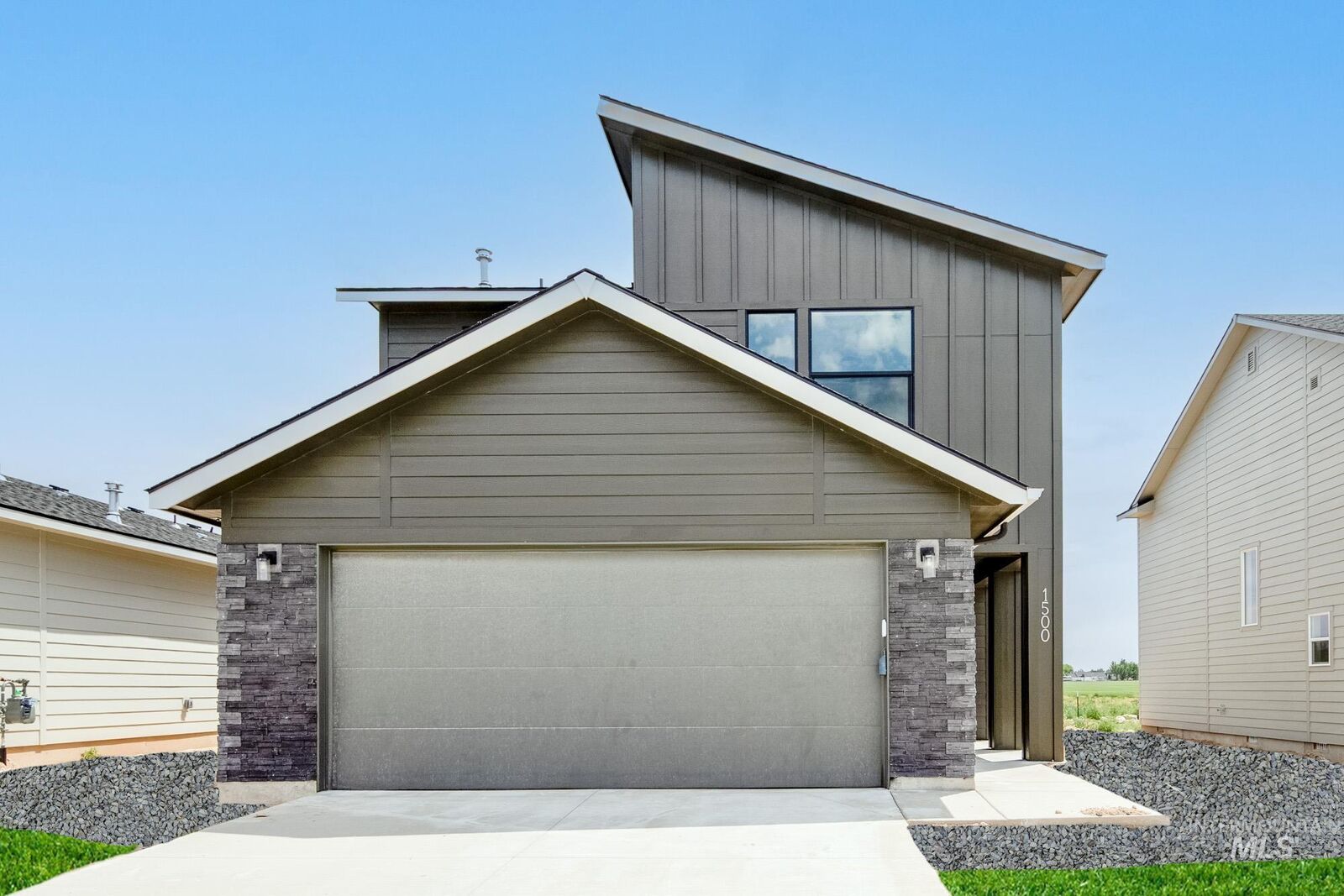 Property Photo: 1500 N Coltsfoot Ave ID 83634