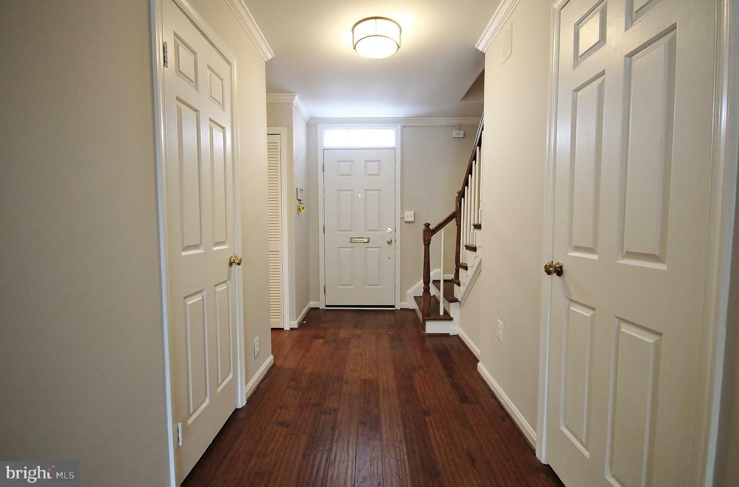 Property Photo: 984 N Royal Street VA 22314