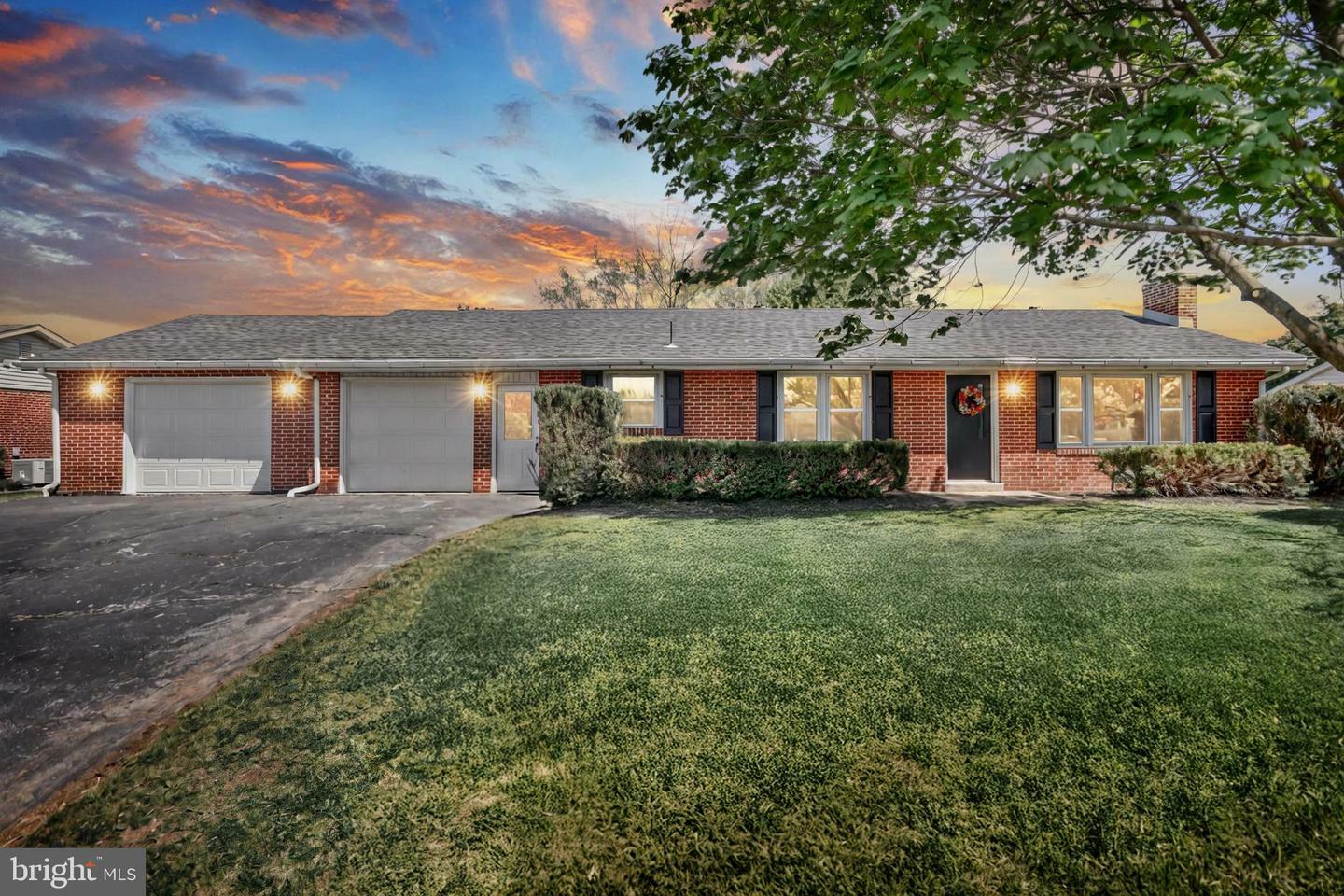 Property Photo: 1895 Douglas Drive PA 17013