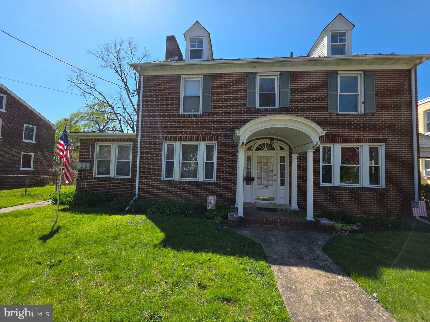 828 Highland Avenue  Lancaster PA 17603 photo