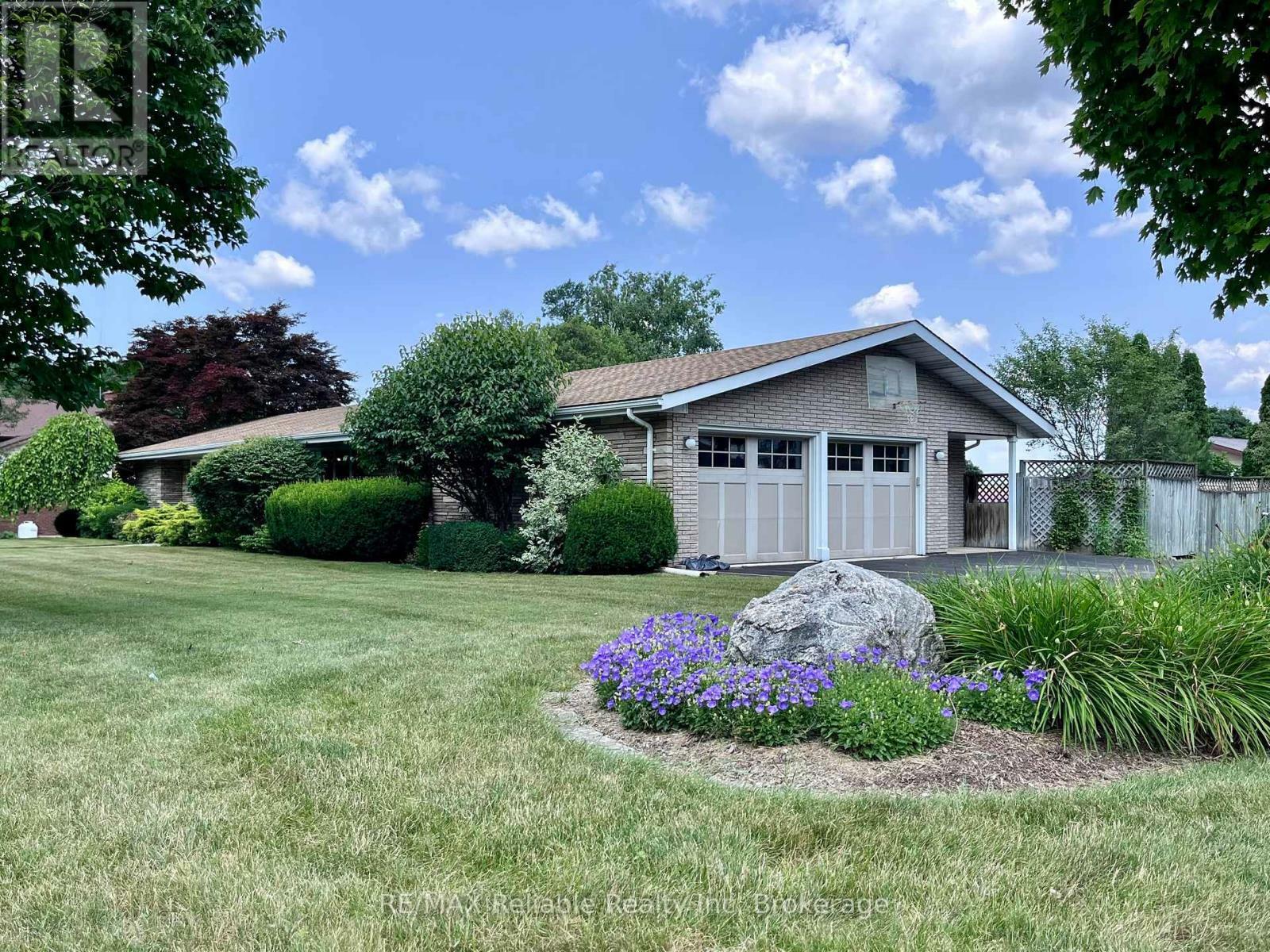 Property Photo: 141 Charles Street ON N0G 2W0