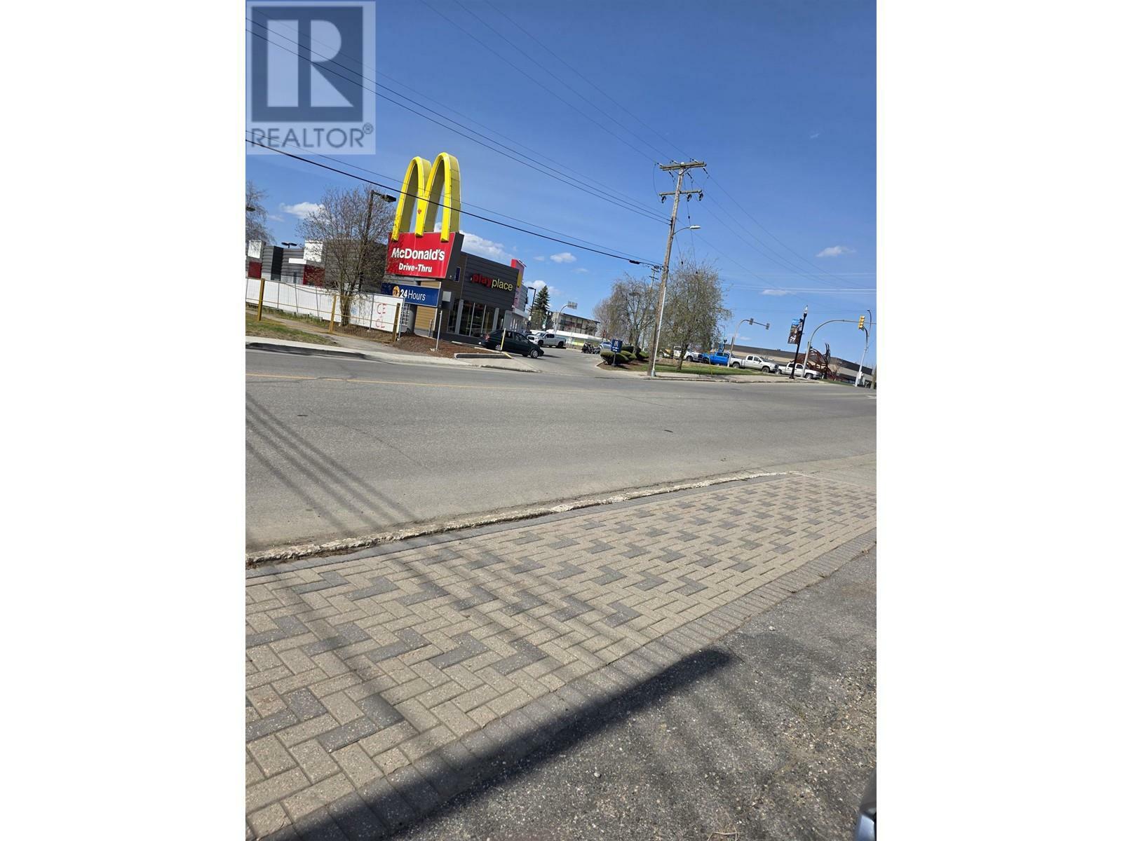 Photo de la propriété:  2017 Victoria Street  BC V2L 2L8 