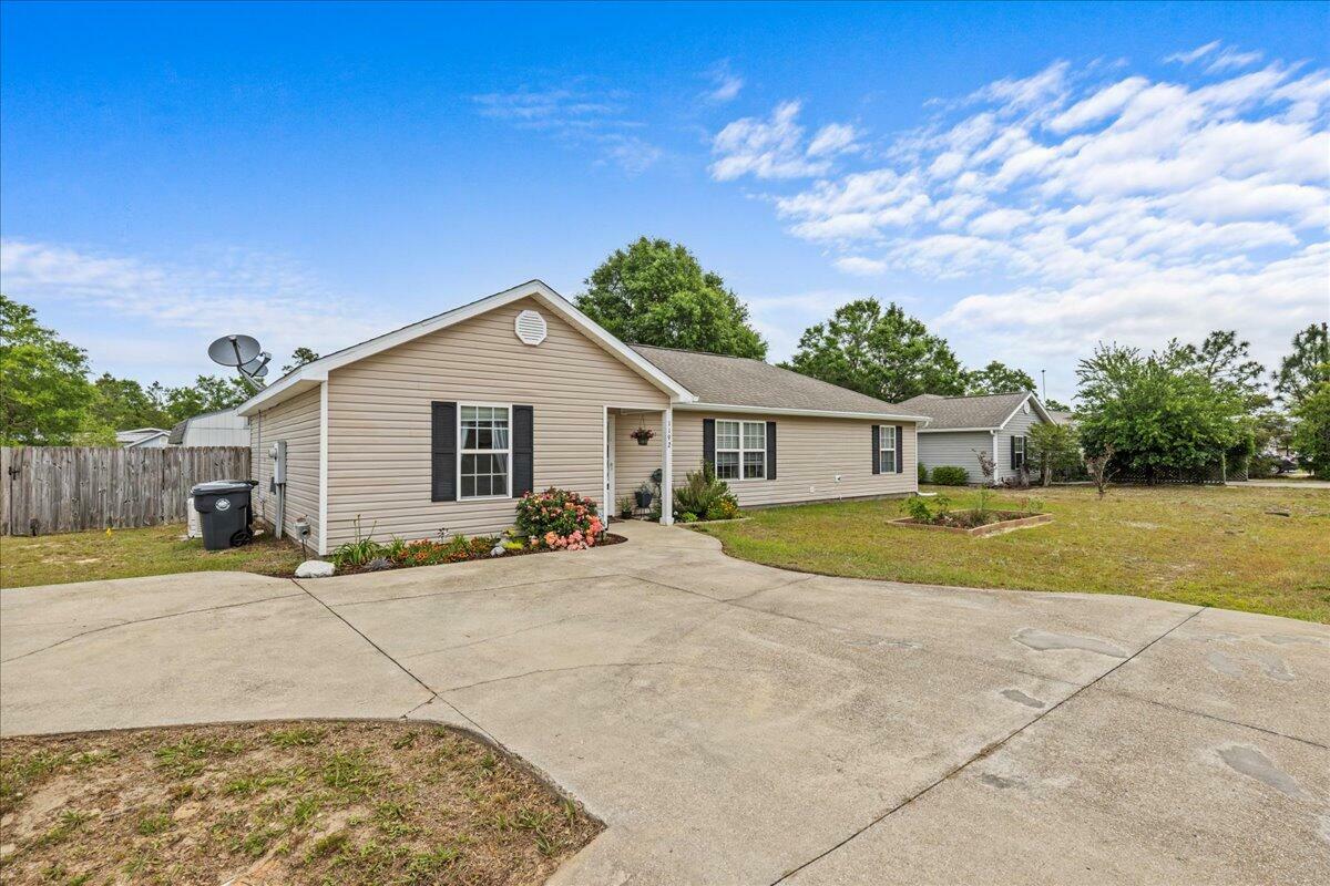 Property Photo: 1192 Oakwood Lakes Boulevard FL 32433