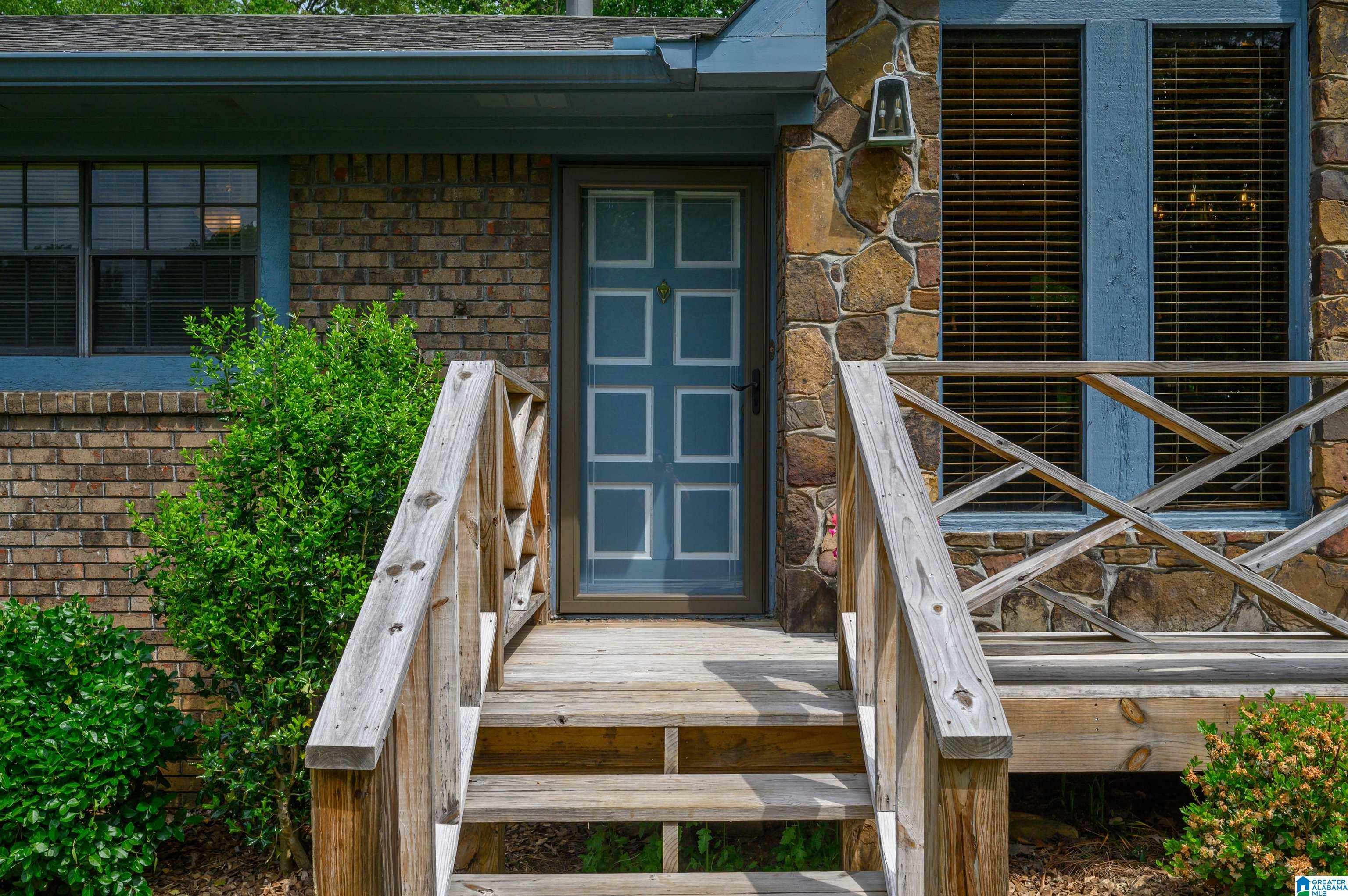 Property Photo: 753 Sleepy Hollow Drive AL 35214