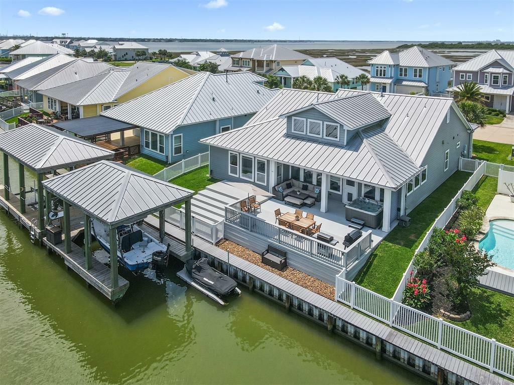 Property Photo: 5125 Allen Cay Drive TX 77590