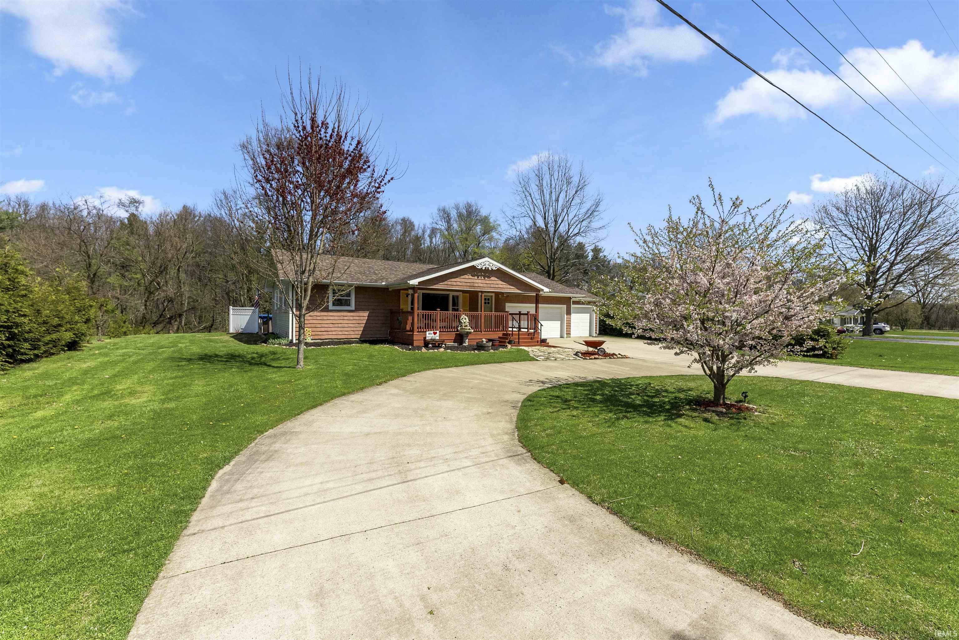 Property Photo: 865 Chambers Street IN 46784-9707
