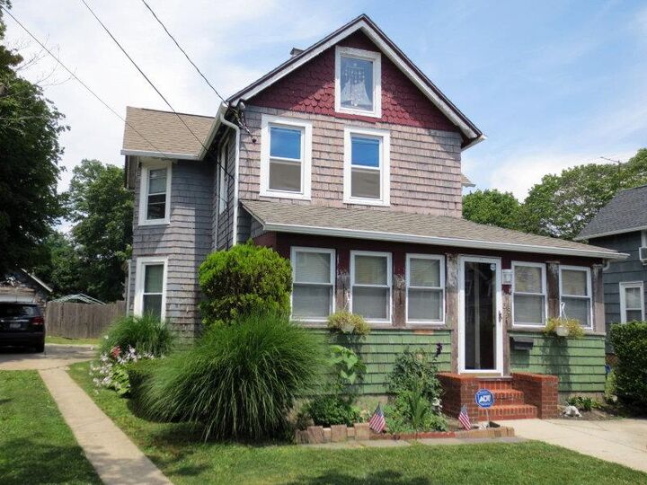 53 Arnold Avenue  West Babylon NY 11704 photo