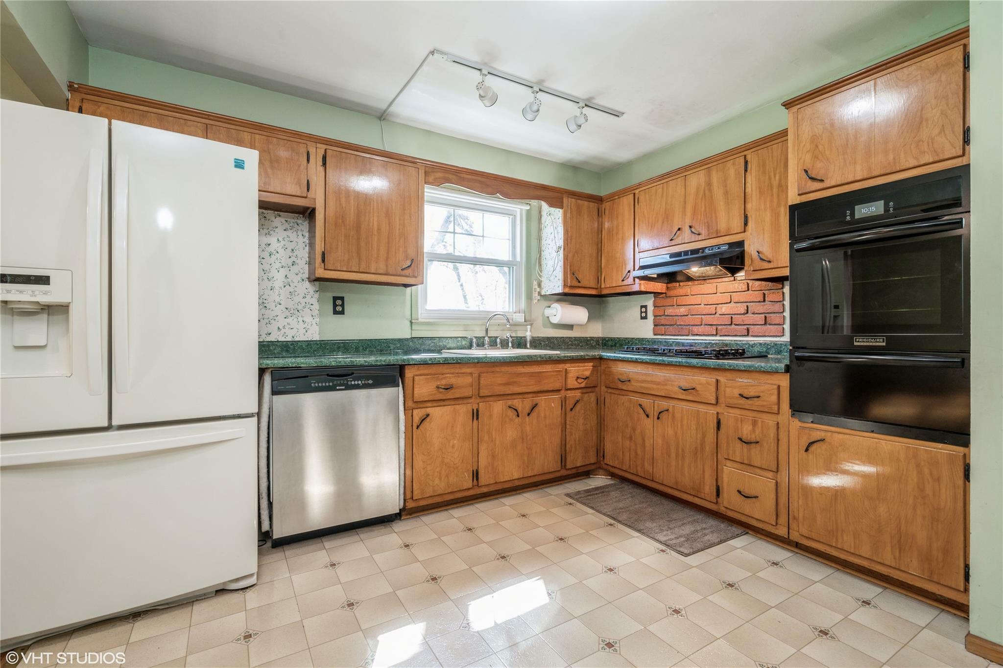 Property Photo: 2 Douglas Court NY 10992