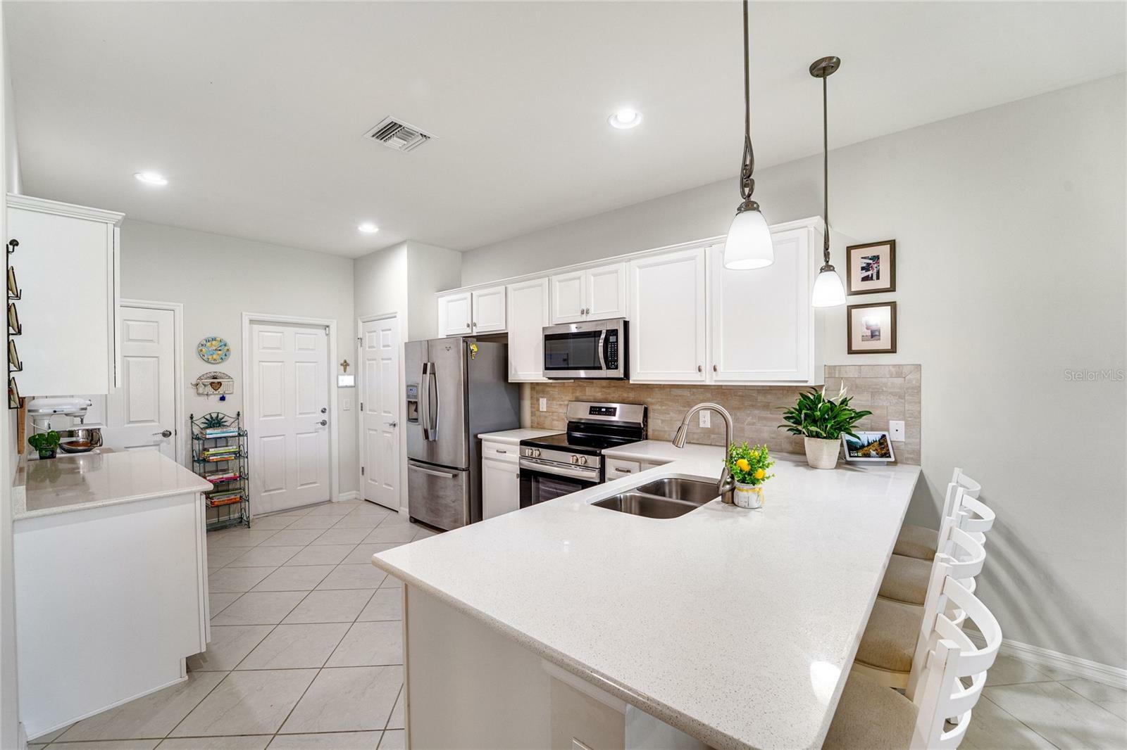 Property Photo: 13908 Alafaya Street FL 34293