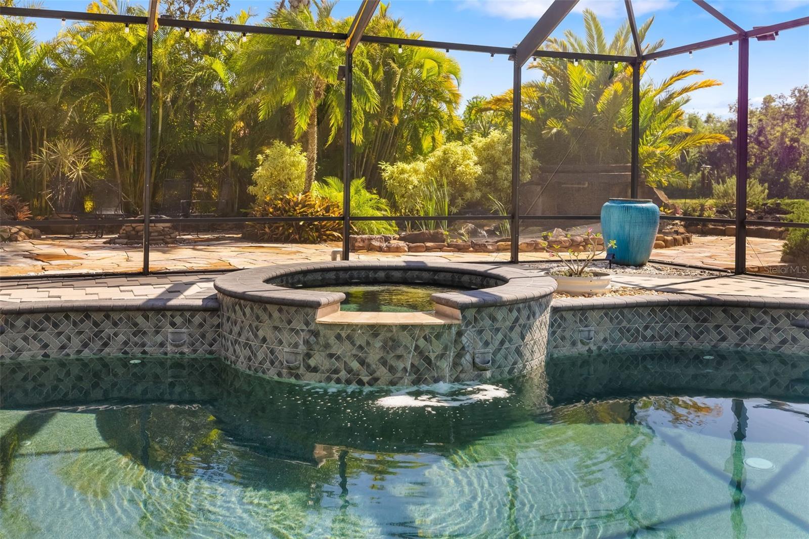 Property Photo: 356 Blackbird Court FL 34212