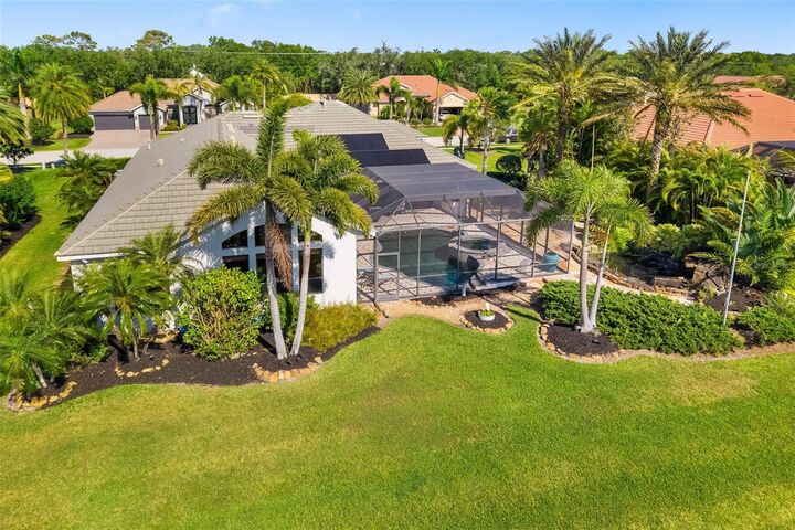 Property Photo: 356 Blackbird Court FL 34212