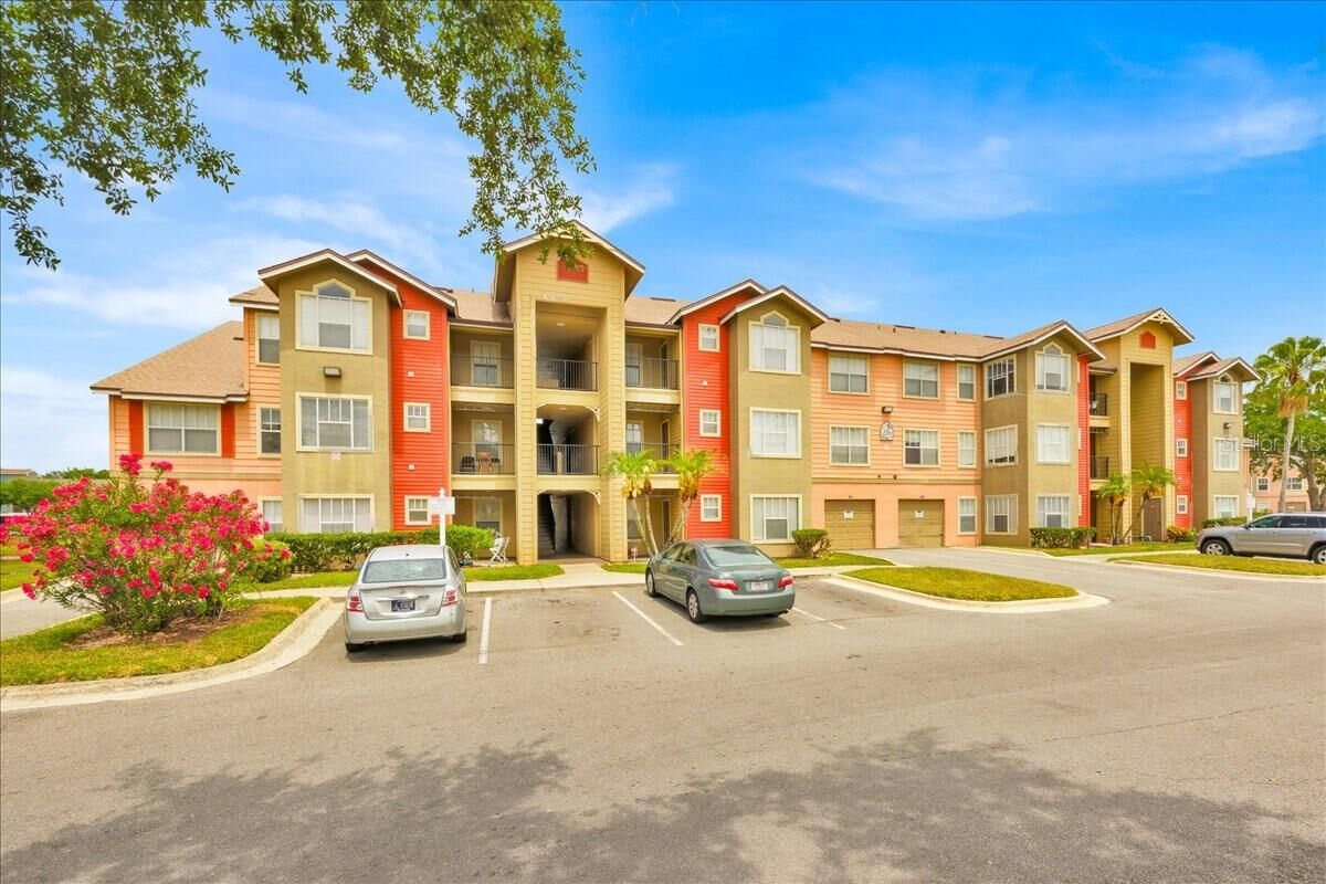 Property Photo: 2210 Grand Cayman Court 1732 FL 34741