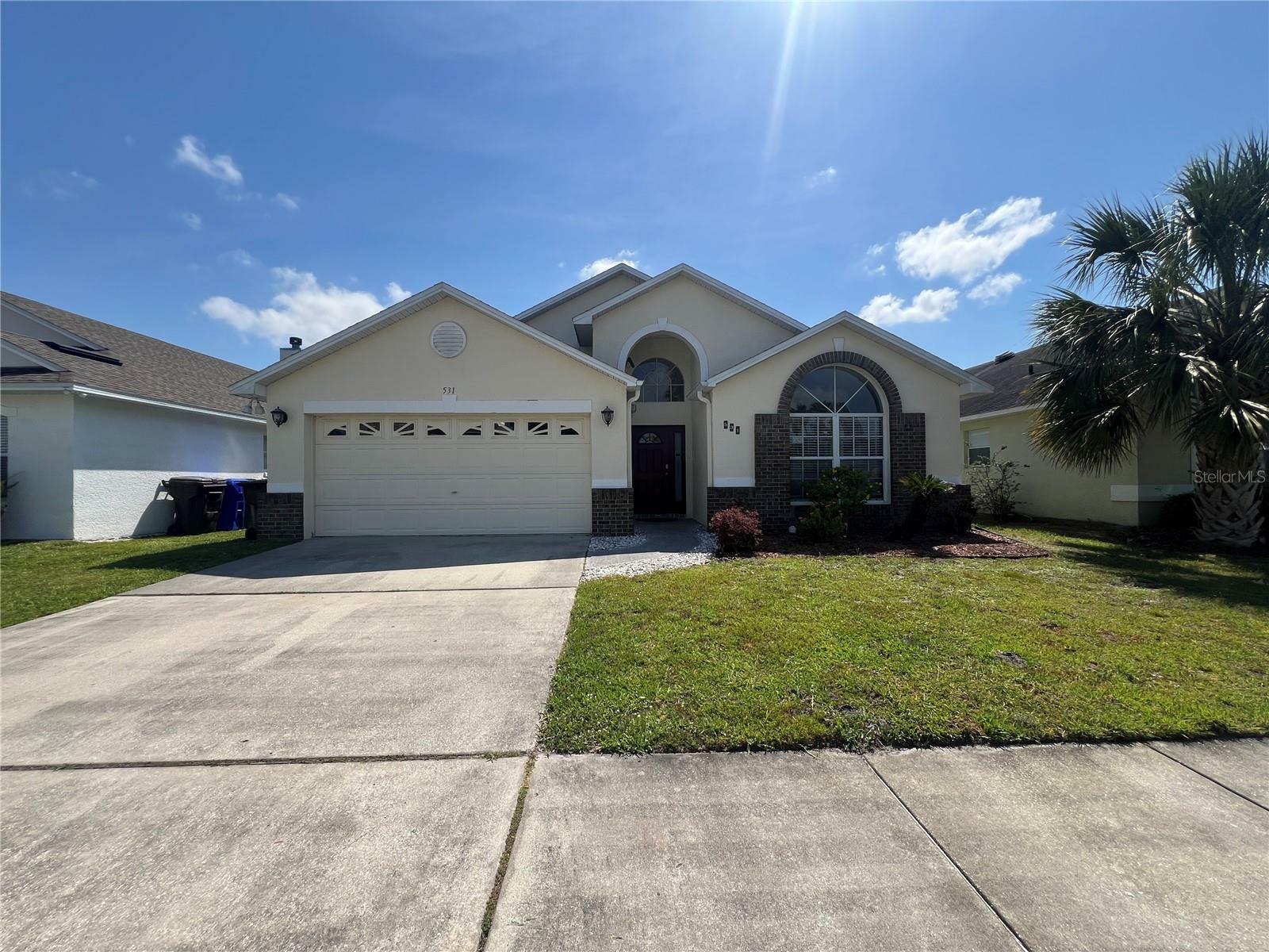 Property Photo: 531 Eagle Pointe N FL 34746
