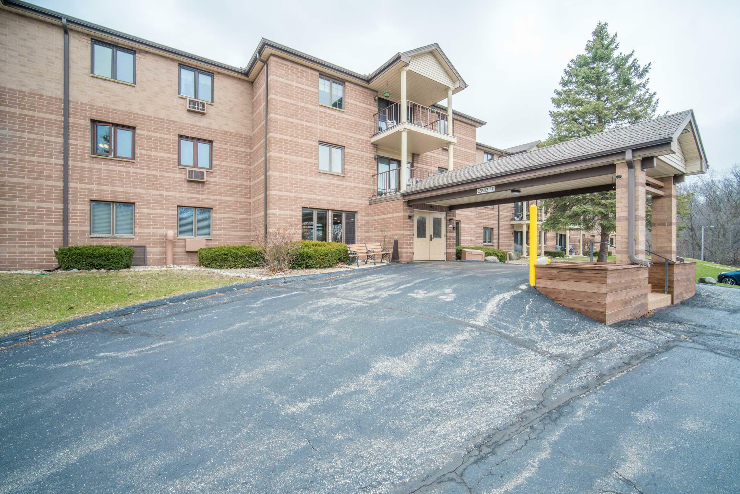 530 N Silverbrook Dr 128  West Bend WI 53090 photo