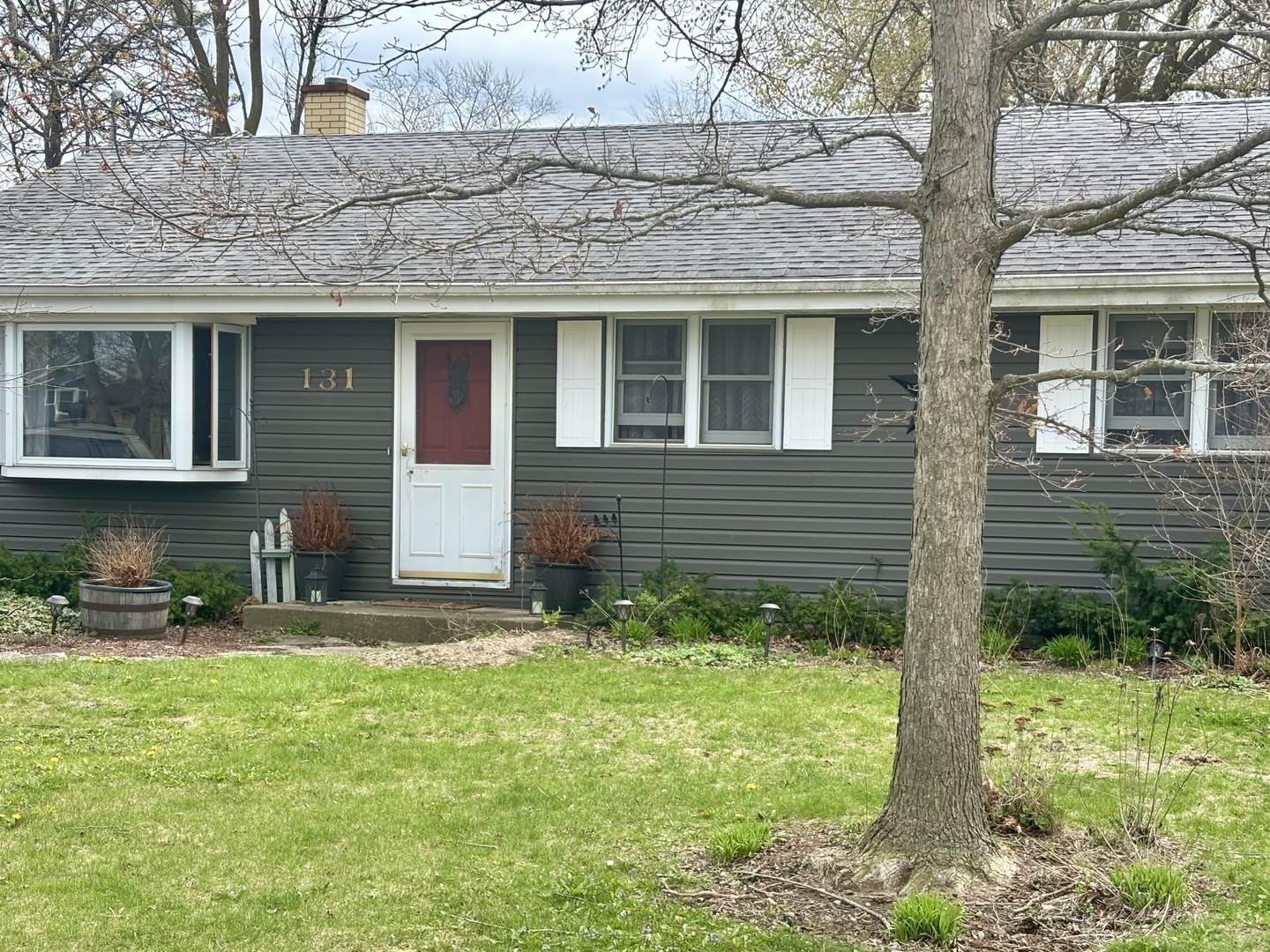 Property Photo:  131 School Street  IL 60030 