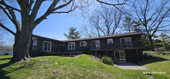 Property Photo:  222 Frances Lane  IL 60010 