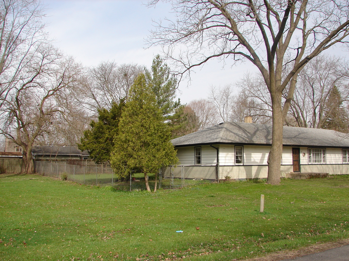 Property Photo: 522 Russell Avenue IL 60096