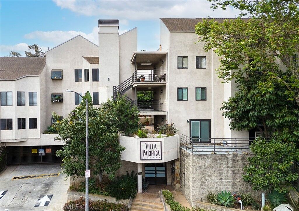 Property Photo:  4144 E Mendez Street 115  CA 90815 