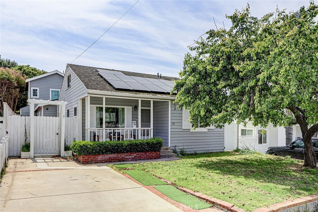 320 E Walnut Avenue  El Segundo CA 90245 photo