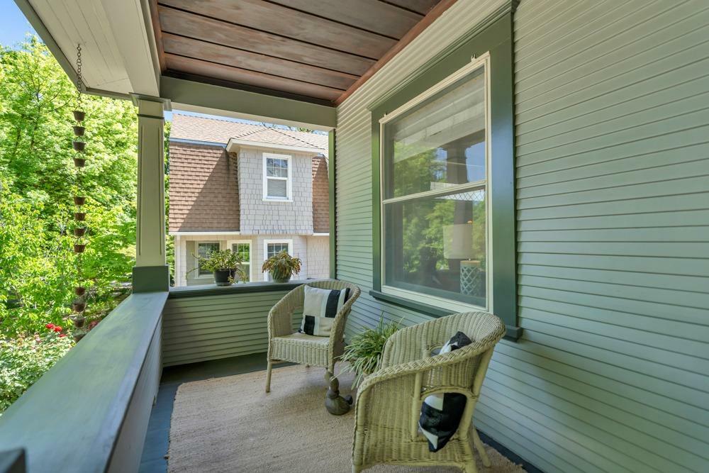 Property Photo: 2720 Portola Way CA 95818