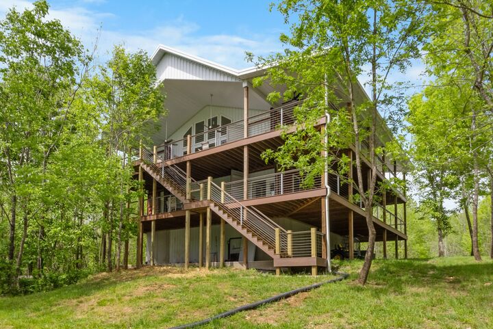 Property Photo:  210 Patricia Cir  TN 37079 