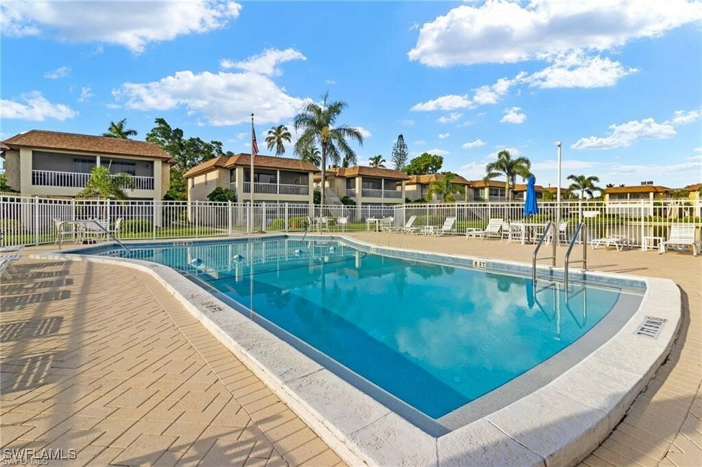 Property Photo: 1155 Sandpiper Street E1 FL 34102