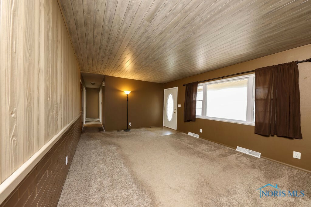 Property Photo: 536 Edinborough Drive OH 45840
