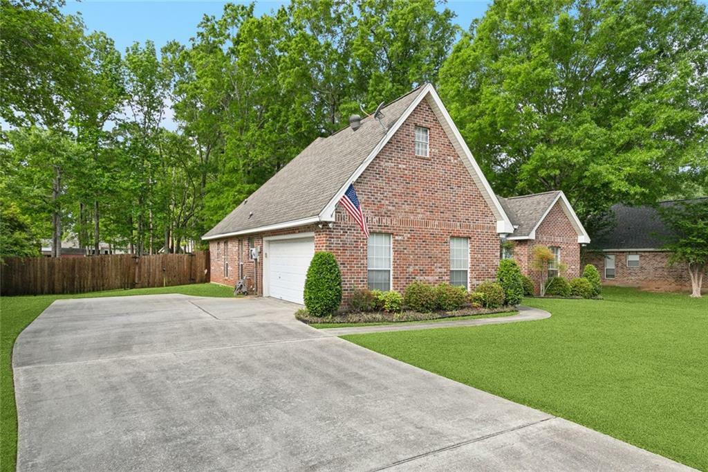 Property Photo:  918 Labarre Street  LA 70448 