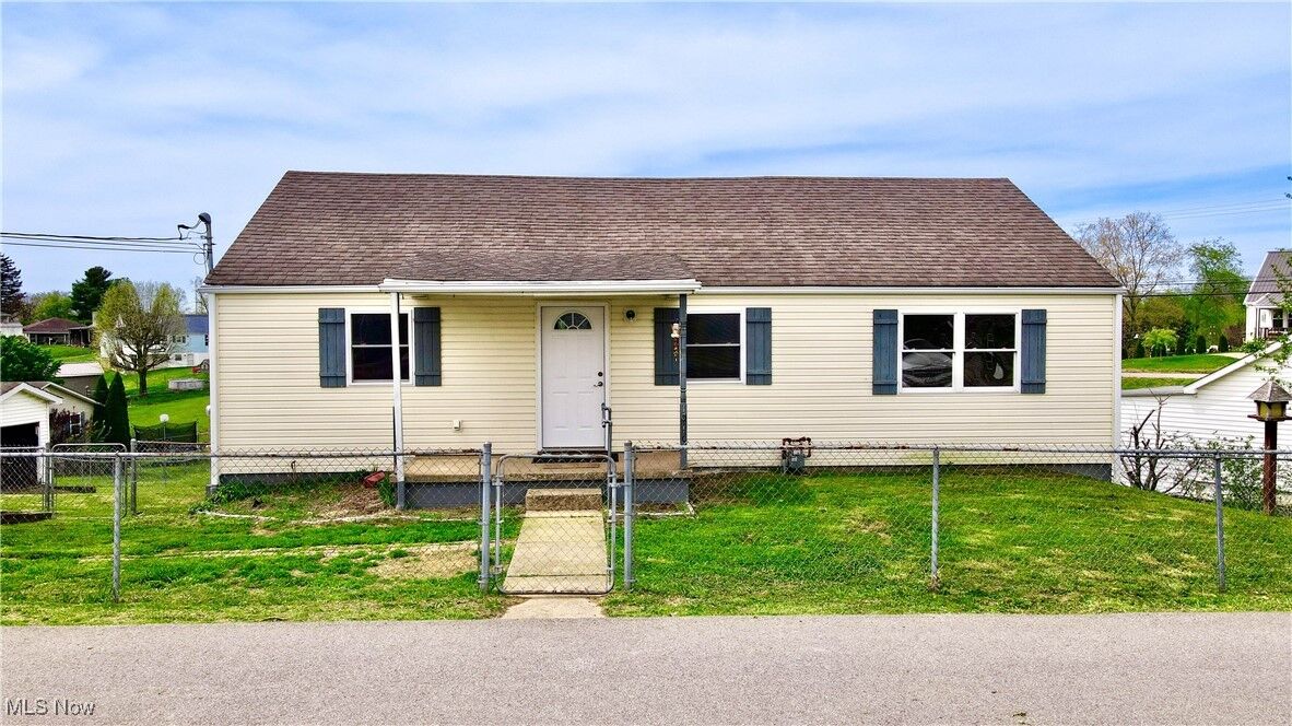 Property Photo:  1015 Moore Avenue  WV 26104 